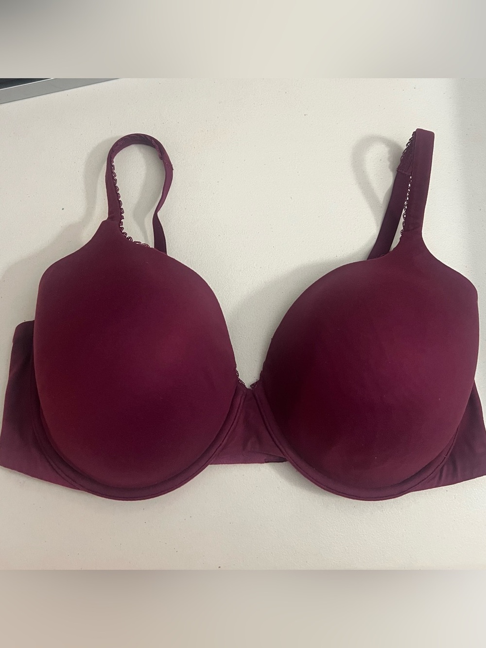 Victoria's Secret Molded T-Shirt Bra in Burgundy